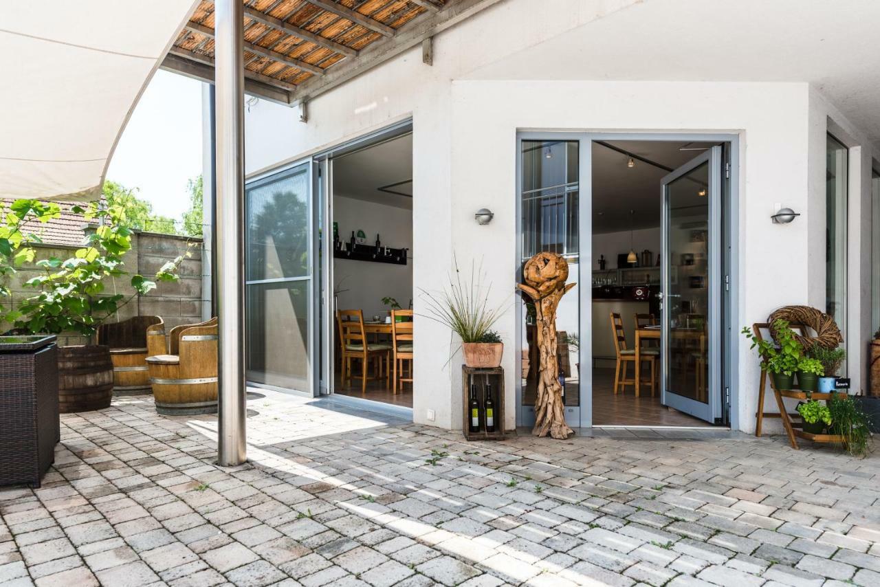 Weingut Gaestehaus D&D Haider Jois Exteriör bild