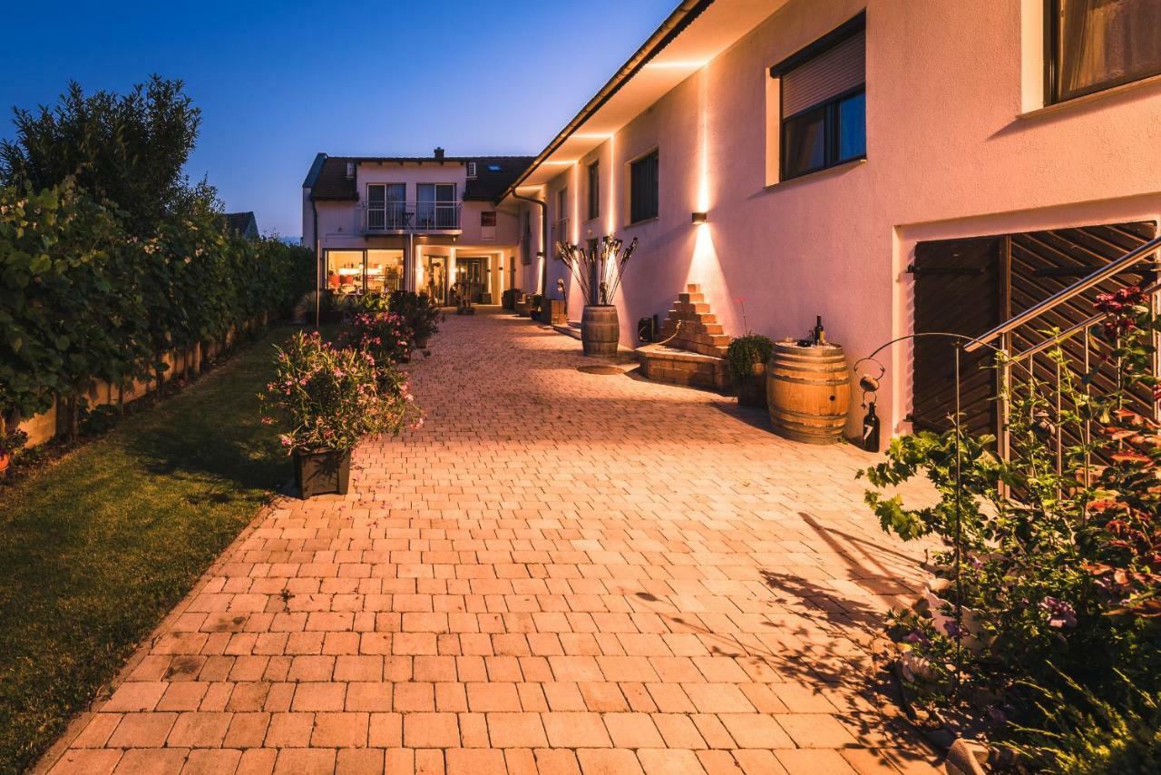 Weingut Gaestehaus D&D Haider Jois Exteriör bild